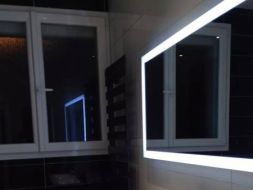 salle de bain noir et grise